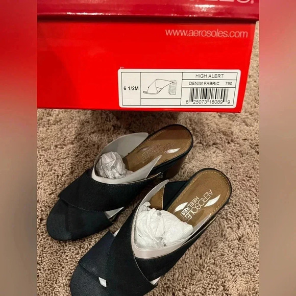 New in box Aerosoles high alert blue denim sandals 6.5 block heel x cross - Picture 5 of 16